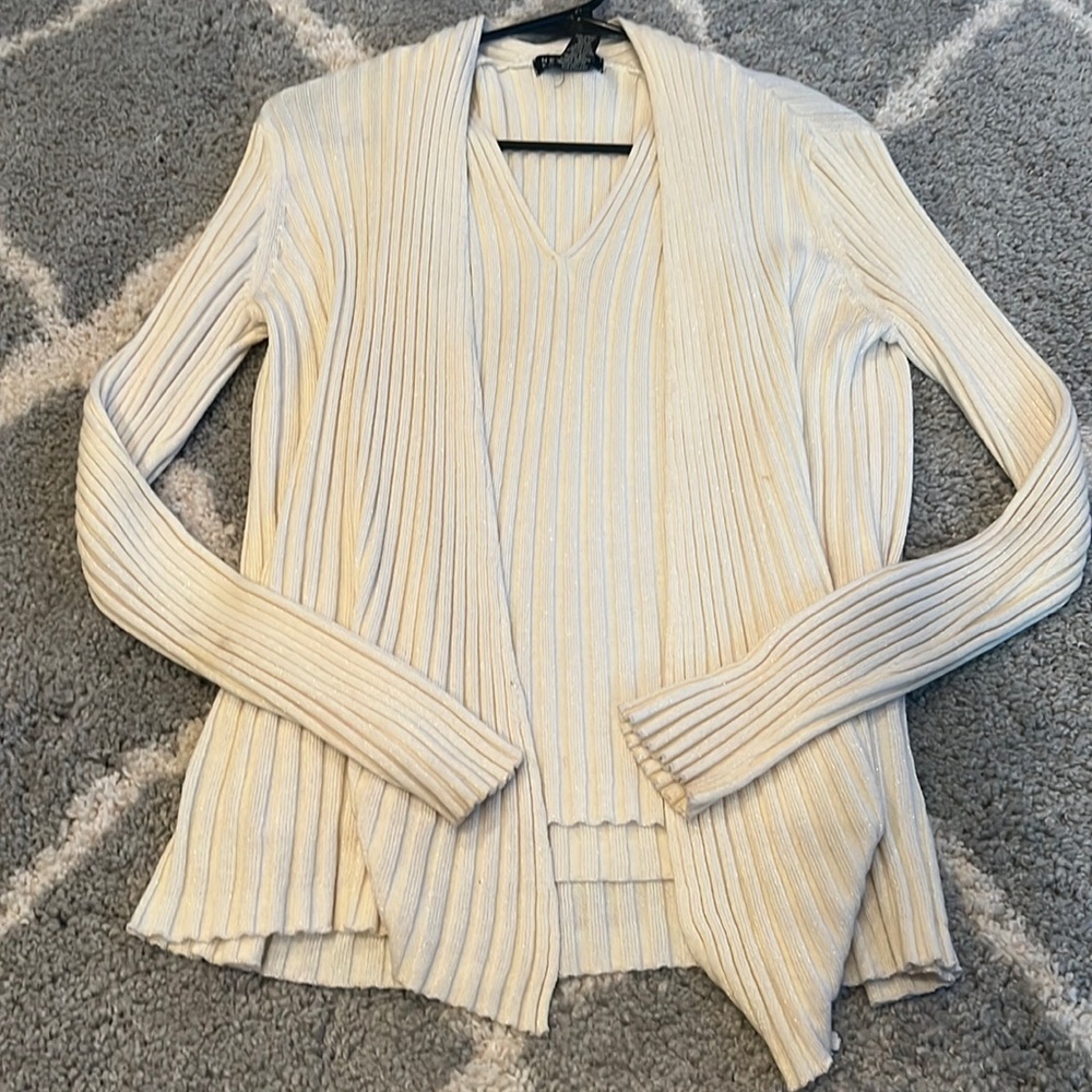 🖤Pick 5/$25 New York & Company Sweater and Top SET - Size S/M